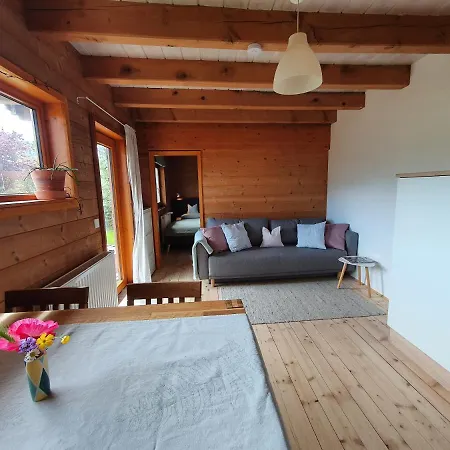 Helle Und Idyllische 2 Zimmer Wohnung Am Rande Von Berlin